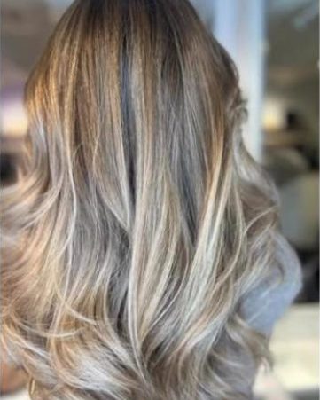 Blond balayage med bløde bølger